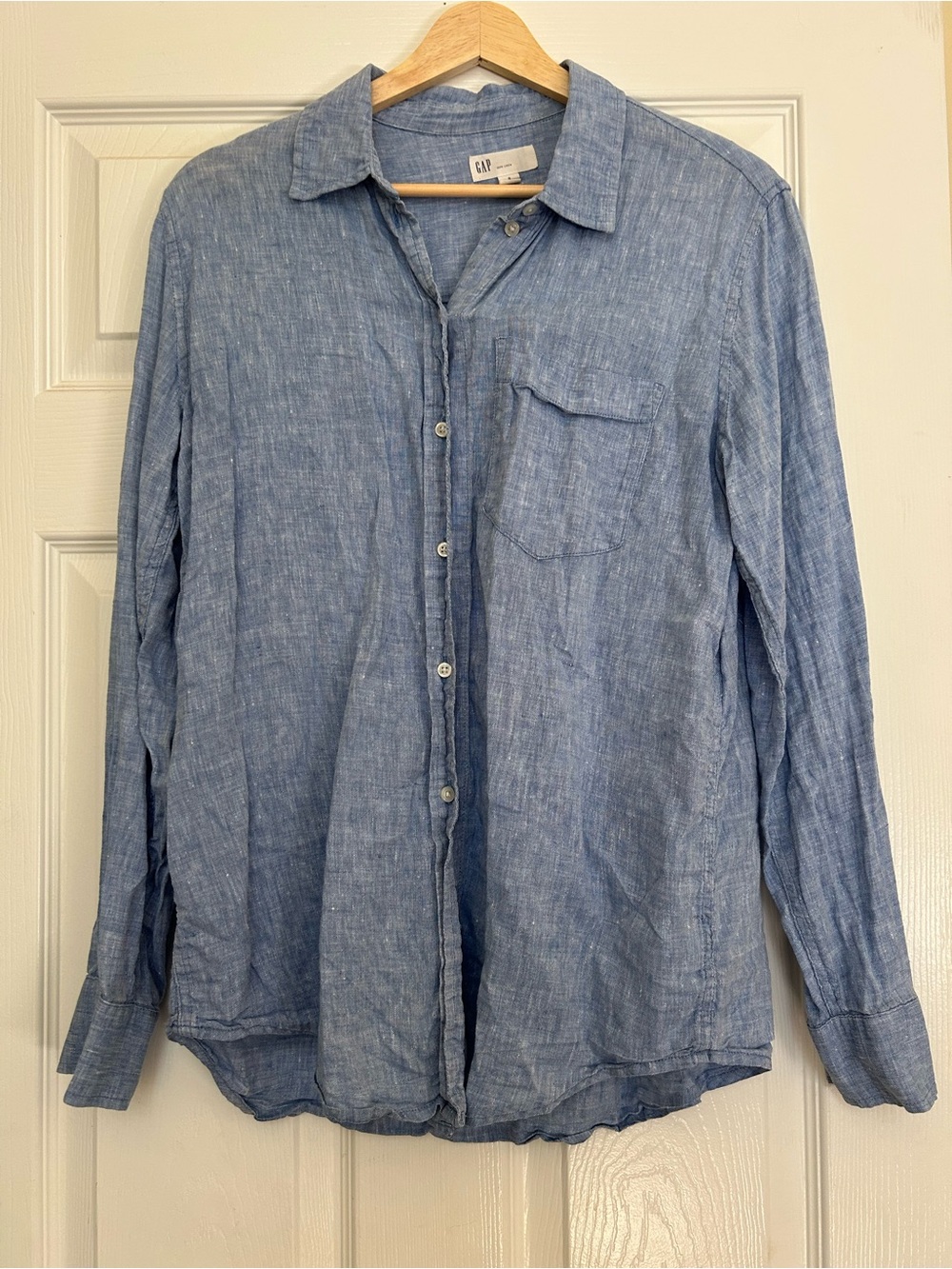 GAP Women’s Blue Linen Oversized Button-Down Shirt